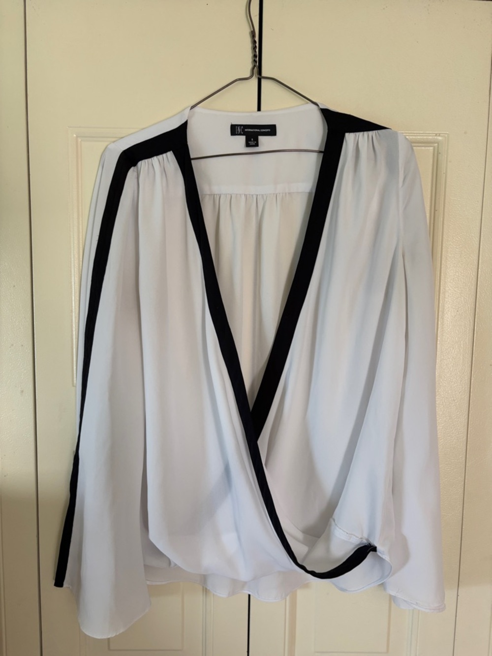Elevated Upscale Shear Minimalist B&W split bell sleeve classy  Size S